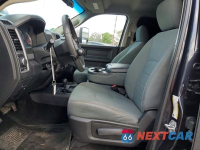 Zdjęcie 7 z 12 samochodu: 2018 RAM 2500 ST VIN:3C6UR5HL4JG134145 - miniatura