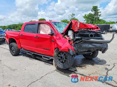 Czwarte zdjęcie samochodu z boku: 2016 TOYOTA TUNDRA SR5 VIN:5TFDW5F15GX552060 - miniatura