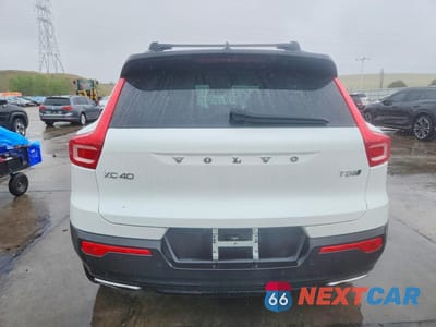 Zdjęcie 6 z 13 samochodu: 2019 VOLVO XC40 T5 R-DESIGN VIN:YV4162UM2K2152832 - miniatura