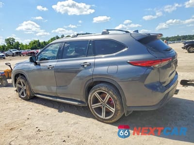 Drugie zdjęcie samochodu z przodu: 2022 TOYOTA HIGHLANDER XLE VIN:5TDGZRAH9NS135947 - miniatura