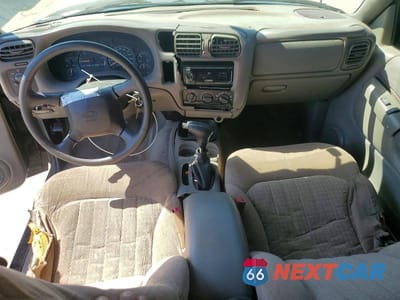 Zdjęcie 8 z 13 samochodu: 2005 CHEVROLET BLAZER VIN:1GNCS18XX5K107672 - miniatura