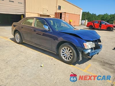 Czwarte zdjęcie samochodu z boku: 2014 CHRYSLER 300 VIN:2C3CCAAGXEH124323 - miniatura
