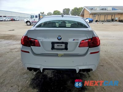 Zdjęcie 6 z 12 samochodu: 2015 BMW M5 VIN:WBSFV9C54FD594903 - miniatura