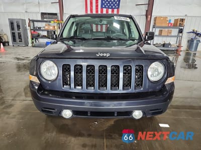 Piąte zdjęcie samochodu w środku: 2015 JEEP PATRIOT LATITUDE VIN:1C4NJRFB5FD239917 - miniatura