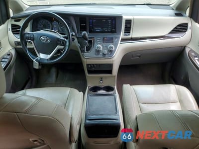 Zdjęcie 8 z 13 samochodu: 2017 TOYOTA SIENNA XLE 7-PASSENGER VIN:5TDDZ3DC7HS159166 - miniatura
