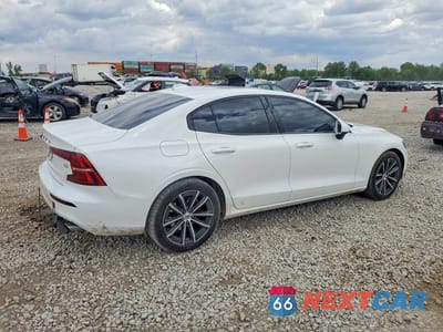 Trzecie zdjęcie samochodu z tyłu: 2021 VOLVO S60 T5 MOMENTUM VIN:7JR102FK4MG102697 - miniatura