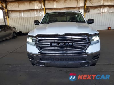 Piąte zdjęcie samochodu w środku: 2022 RAM 1500 LARAMIE VIN:1C6RREJT9NN277704 - miniatura