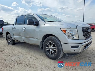 Czwarte zdjęcie samochodu z boku: 2020 NISSAN TITAN SV VIN:1N6AA1ED0LN502739 - miniatura