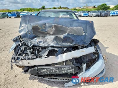 Piąte zdjęcie samochodu w środku: 2014 MERCEDES-BENZ C 250 VIN:WDDGF4HBXEG233768 - miniatura