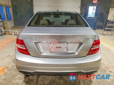 Zdjęcie 6 z 12 samochodu: 2012 MERCEDES-BENZ C 300 4MATIC VIN:WDDGF8BB5CF908798 - miniatura