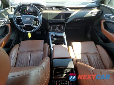 Zdjęcie 8 z 14 samochodu: 2019 AUDI E-TRON PRESTIGE VIN:WA1VABGE6KB020531 - miniatura