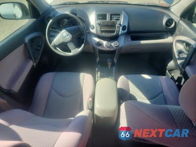 Zdjęcie 8 z 12 samochodu: 2006 TOYOTA RAV4 BASE VIN:JTMBD33V466011255 - miniatura