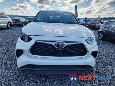 Piąte zdjęcie samochodu w środku: 2021 TOYOTA HIGHLANDER L VIN:5TDCZRAH8MS529050 - miniatura
