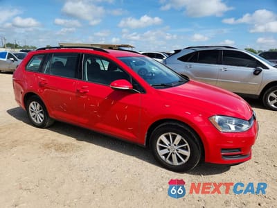 Czwarte zdjęcie samochodu z boku: 2017 VOLKSWAGEN GOLF SPORTWAGEN S VIN:3VWC17AU6HM500951 - miniatura