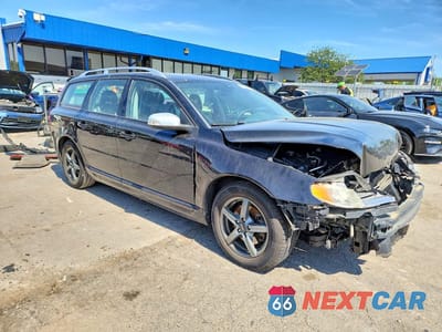 Czwarte zdjęcie samochodu z boku: 2010 VOLVO V70 3.2 VIN:YV1982BW1A1118173 - miniatura