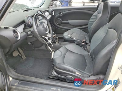 Zdjęcie 7 z 12 samochodu: 2007 MINI COOPER VIN:WMWMF33567TT56502 - miniatura