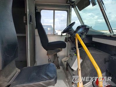 Zdjęcie 11 z 13 samochodu: 2012 FORD E350 - DELIVERY TRUCK VIN:1FC2E3KL2CDA91739 - miniatura