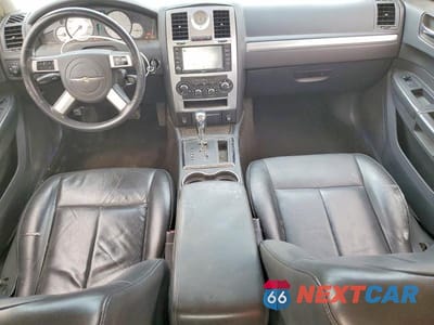 Zdjęcie 8 z 12 samochodu: 2010 CHRYSLER 300 TOURING VIN:2C3CA5CVXAH106195 - miniatura