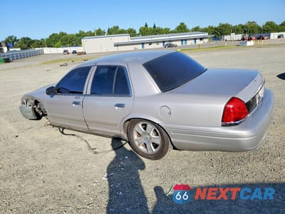 Drugie zdjęcie samochodu z przodu: 2011 FORD CROWN VICTORIA LX VIN:2FABP7EV8BX127154 - miniatura
