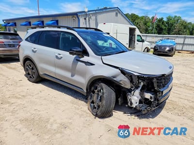 Czwarte zdjęcie samochodu z boku: 2025 KIA SORENTO X-LINE SX PRESTIGE VIN:5XYRKDJF4SG358727 - miniatura