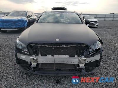 Piąte zdjęcie samochodu w środku: 2020 MERCEDES-BENZ E 350 VIN:W1KZF8DB5LA836648 - miniatura