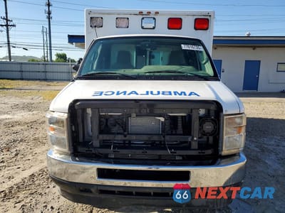 Piąte zdjęcie samochodu w środku: 2021 FORD ECONOLINE E350 SD AMBULANCE VIN:1FDWE3FN5MDC18610 - miniatura