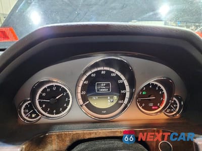 Zdjęcie 9 z 12 samochodu: 2012 MERCEDES-BENZ E 550 4MATIC VIN:WDDHF9BB6CA602913 - miniatura