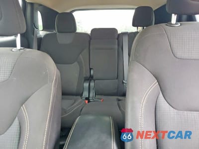Zdjęcie 10 z 13 samochodu: 2016 JEEP CHEROKEE LATITUDE VIN:1C4PJMCS6GW131926 - miniatura