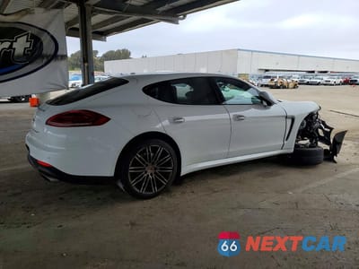 Trzecie zdjęcie samochodu z tyłu: 2016 PORSCHE PANAMERA 2 VIN:WP0AA2A72GL007131 - miniatura