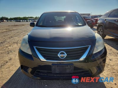 Piąte zdjęcie samochodu w środku: 2012 NISSAN VERSA 1.6 S VIN:3N1CN7AP3CL874128 - miniatura