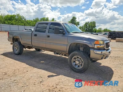 Czwarte zdjęcie samochodu z boku: 2007 GMC NEW SIERRA K3500 VIN:1GTHK33D47F169619 - miniatura