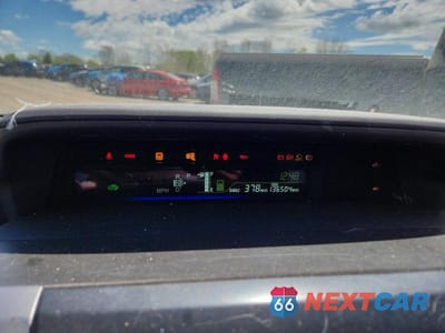 Zdjęcie 9 z 12 samochodu: 2015 TOYOTA PRIUS V TWO VIN:JTDZN3EUXFJ031751 - miniatura