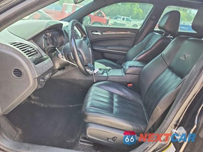 Zdjęcie 7 z 12 samochodu: 2019 CHRYSLER 300 S VIN:2C3CCABGXKH590716 - miniatura