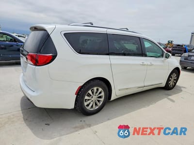 Trzecie zdjęcie samochodu z tyłu: 2018 CHRYSLER PACIFICA TOURING L VIN:2C4RC1BG6JR246203 - miniatura