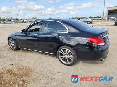 Drugie zdjęcie samochodu z przodu: 2015 MERCEDES-BENZ C 300 VIN:55SWF4JB7FU068112 - miniatura