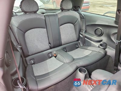 Zdjęcie 10 z 13 samochodu: 2023 MINI COOPER S VIN:WMW53DH06P2T60880 - miniatura
