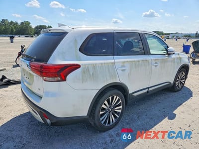 Trzecie zdjęcie samochodu z tyłu: 2020 MITSUBISHI OUTLANDER SE VIN:JA4AD3A33LZ048735 - miniatura
