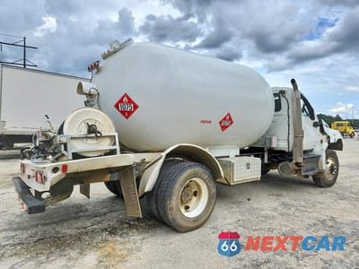 Trzecie zdjęcie samochodu z tyłu: 2024 INTERNATIONAL MV607 FUEL TRUCK VIN:3HAEUMMN0RL093492 - miniatura