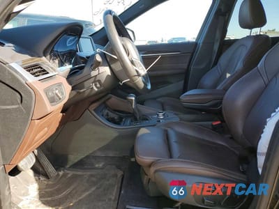 Zdjęcie 7 z 13 samochodu: 2017 BMW X1 XDRIVE28I VIN:WBXHT3C36H5F76696 - miniatura