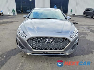 Piąte zdjęcie samochodu w środku: 2018 HYUNDAI SONATA SPORT VIN:5NPE34AF2JH668488 - miniatura