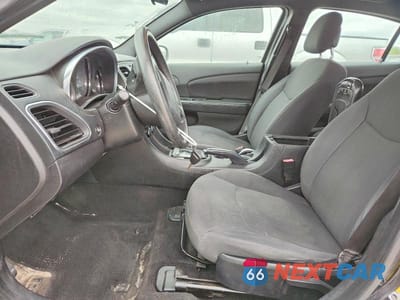 Zdjęcie 7 z 12 samochodu: 2014 CHRYSLER 200 LX VIN:1C3CCBAB1EN195234 - miniatura