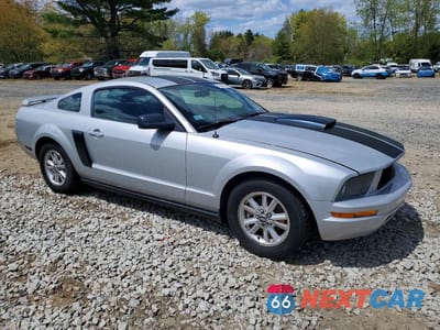 Czwarte zdjęcie samochodu z boku: 2007 FORD MUSTANG VIN:1ZVFT80N975366366 - miniatura