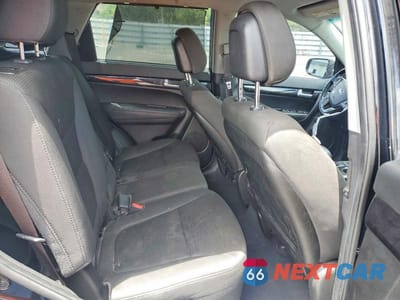 Zdjęcie 11 z 13 samochodu: 2014 KIA SORENTO LX VIN:5XYKT4A63EG477436 - miniatura