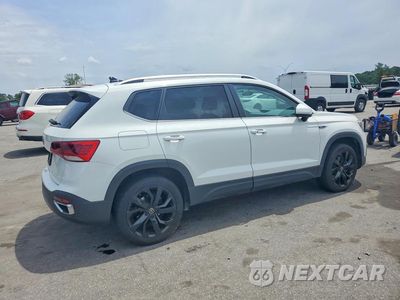 Trzecie zdjęcie samochodu z tyłu: 2022 VOLKSWAGEN TAOS SEL VIN:3VV1X7B28NM003404 - miniatura