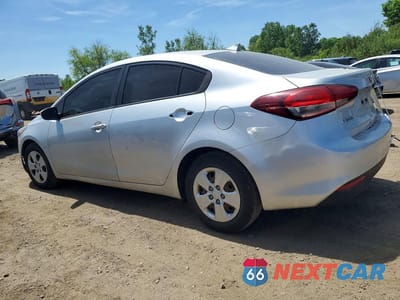 Drugie zdjęcie samochodu z przodu: 2018 KIA FORTE LX VIN:3KPFK4A7XJE268361 - miniatura