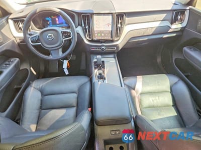 Zdjęcie 8 z 13 samochodu: 2025 VOLVO XC60 PLUS VIN:YV4M12RC4S1113077 - miniatura