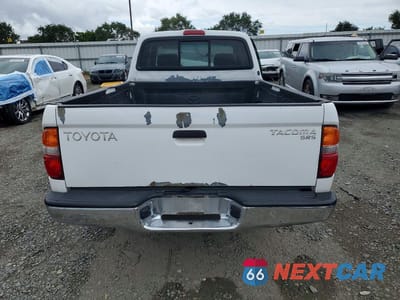 Zdjęcie 6 z 12 samochodu: 2001 TOYOTA TACOMA XTRACAB VIN:5TEVL52N01Z770638 - miniatura