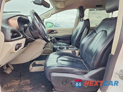 Zdjęcie 7 z 13 samochodu: 2019 CHRYSLER PACIFICA TOURING L VIN:2C4RC1BG4KR665720 - miniatura