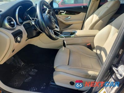 Zdjęcie 7 z 13 samochodu: 2020 MERCEDES-BENZ GLC 300 4MATIC VIN:WDC0G8EB9LF709848 - miniatura