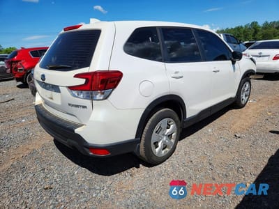 Trzecie zdjęcie samochodu z tyłu: 2021 SUBARU FORESTER VIN:JF2SKAAC8MH497115 - miniatura